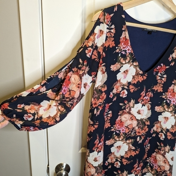 𝅺LULU'S floral long sleeve Shifting Dears flowy mini dress size small - Picture 6 of 8